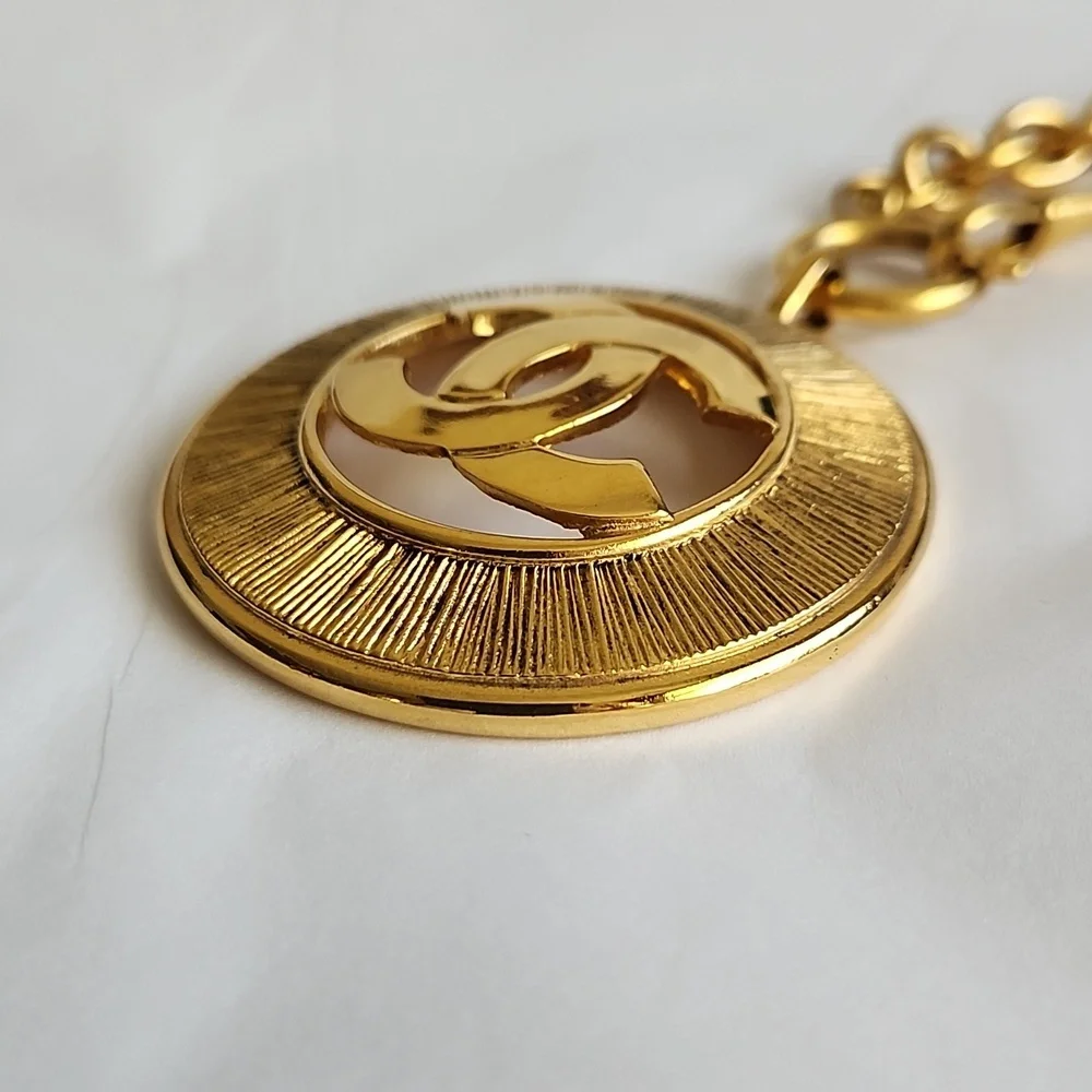 Authentic Vintage CHANEL Logo Pendant Necklace Gold - Picture 4 of 13
